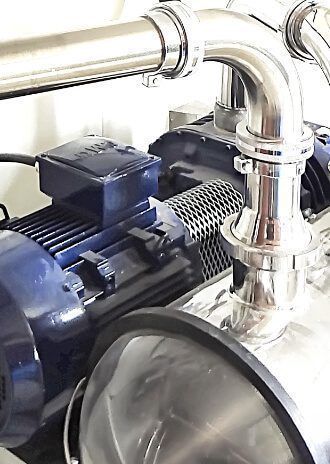 Vacuum pump and motor alternative thumbnail پمپ شیردوشی - شیردوش هرینگبون - فریم هرینگ بون